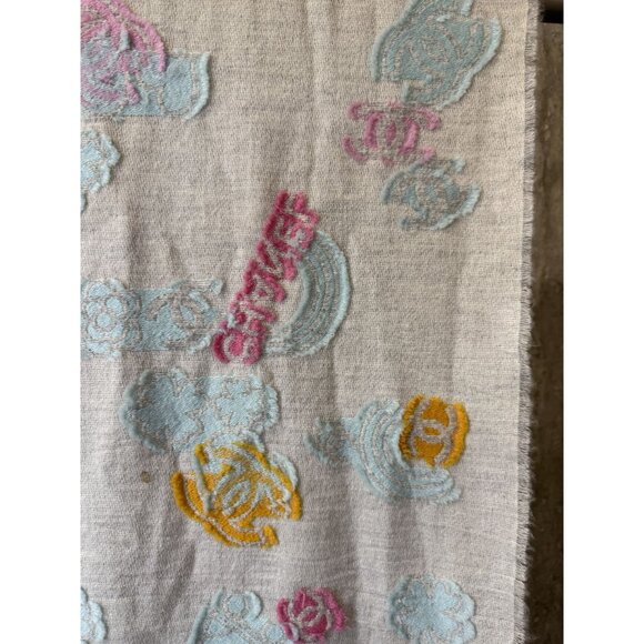 Chanel Gray Multicolor Logo Pattern Scarf 43% Cashmere 36% Wool 21% Silk Made In - Picture 15 of 16